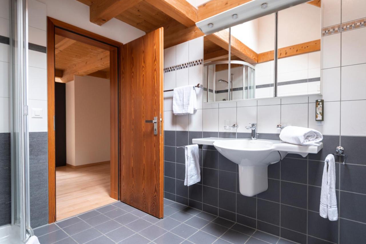 Gasthof Krone Blatten Blatten  Bagian luar foto